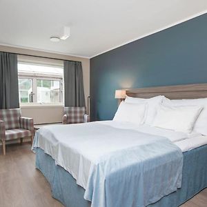 Habitación Estándar con 2 Camas Individuales